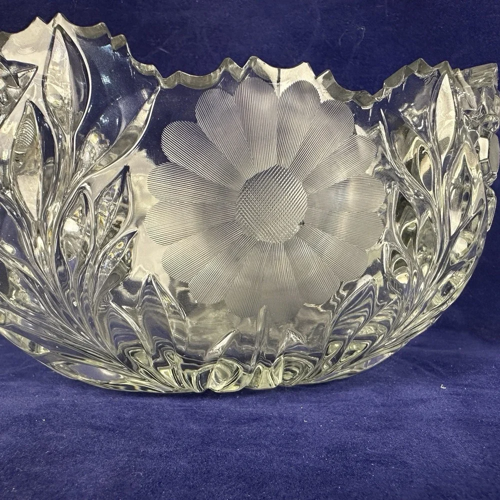 Vintage Clear Crystal Floral Bowl Scalloped Rim Frosted Daisy Free Shipping